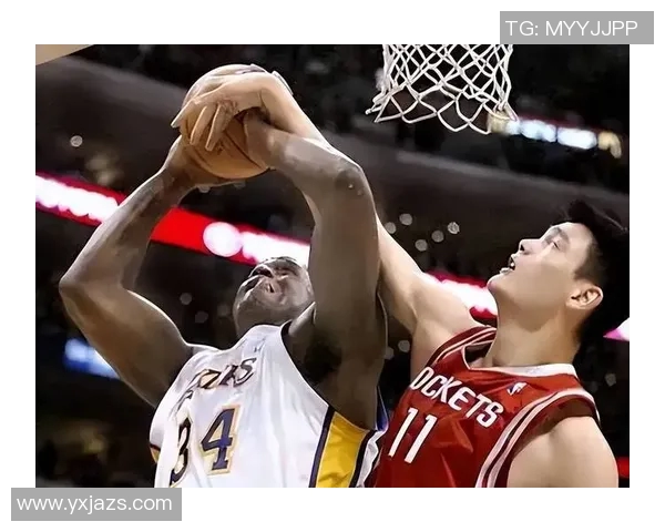 罗伊赞姚明的传奇对决与友谊：篮球场上的不朽记忆与深厚情谊